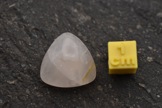 Rose Quartz Triangular - 20x7