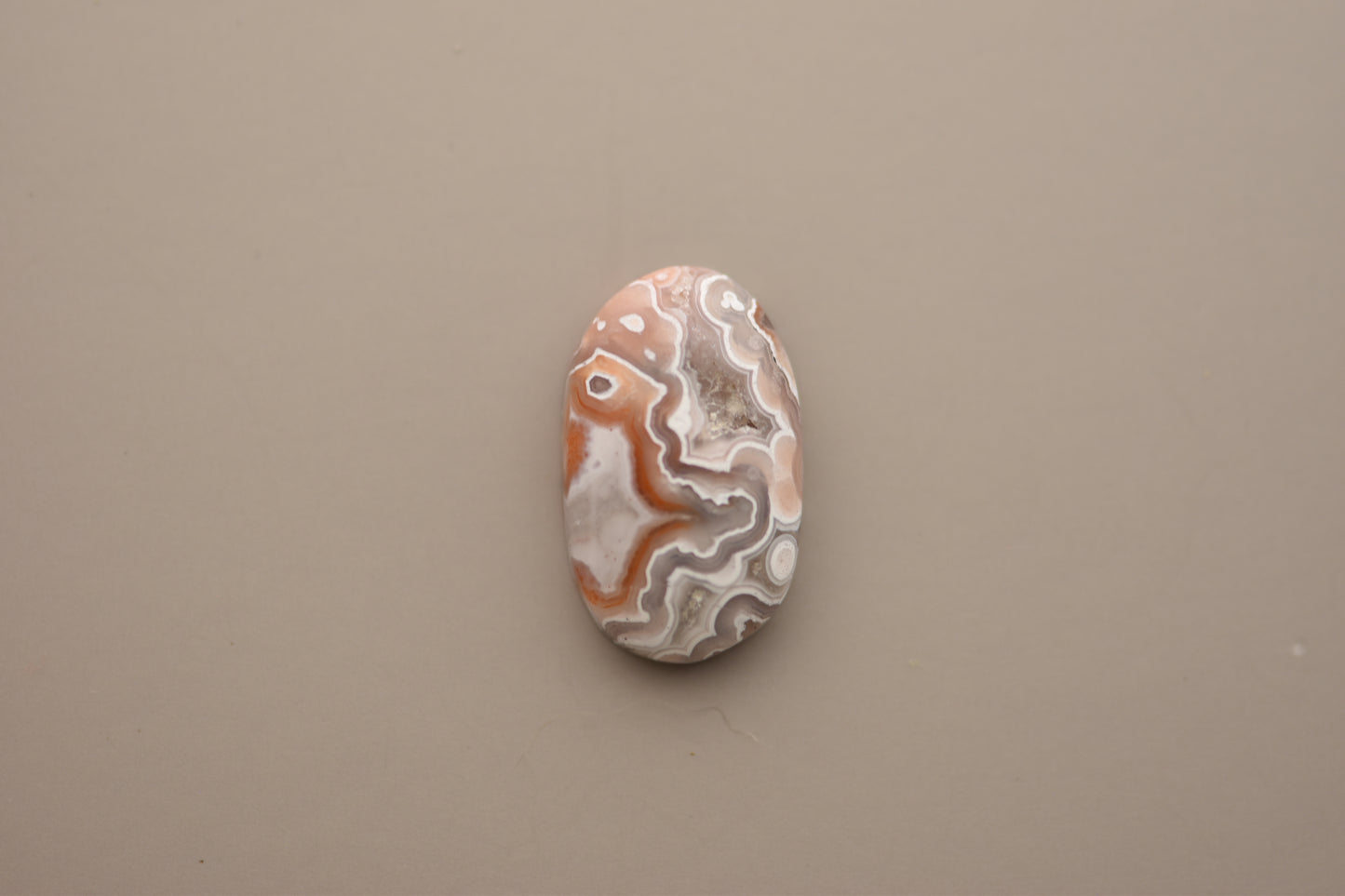 Laguna Lace Agate – Oval With natural druzy  21.3x12.9x5.9