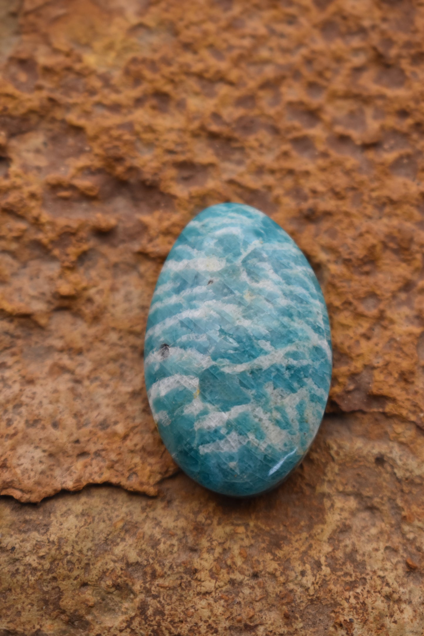 Amazonite - Oval 28.5 x 18.1 x 6.2