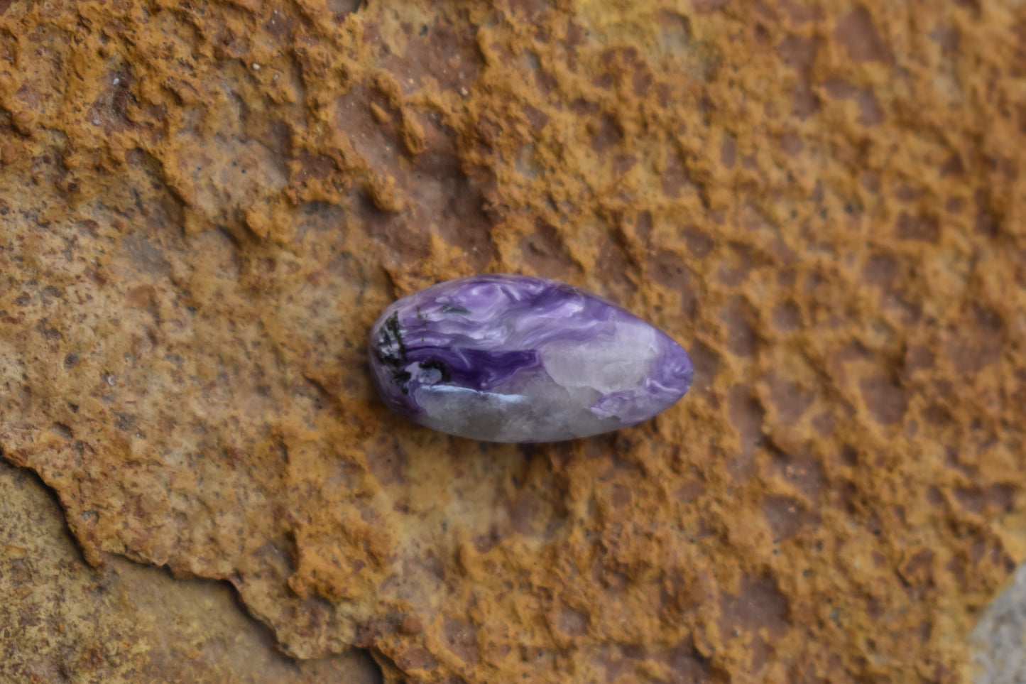Charoite– Oval 18.9x9.5x5.7