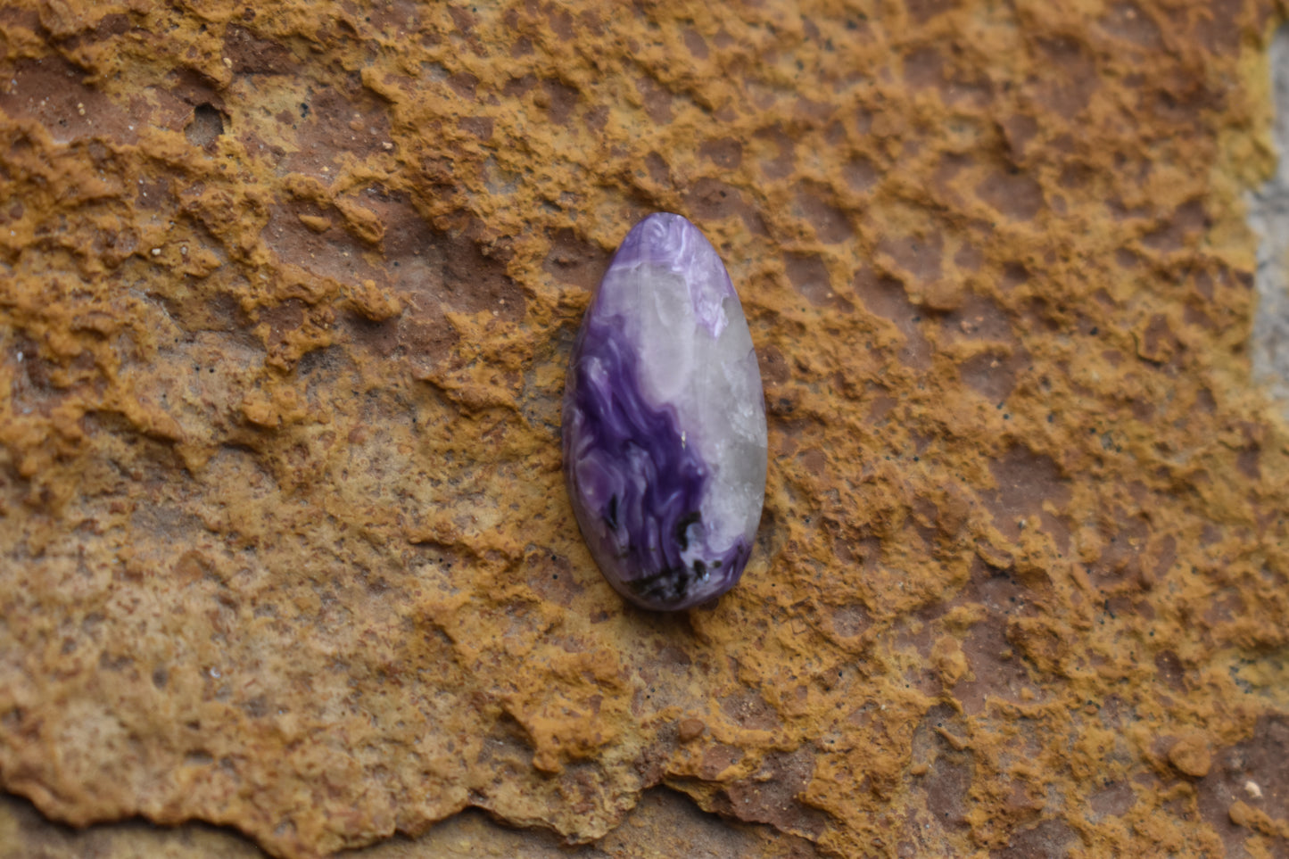 Charoite– Oval 18.9x9.5x5.7