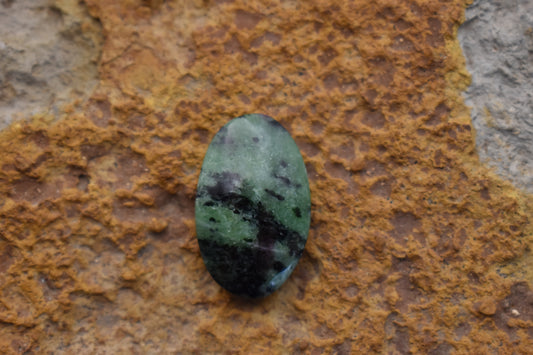 Ruby Zoisite – Oval 24.4x15.3x5.5
