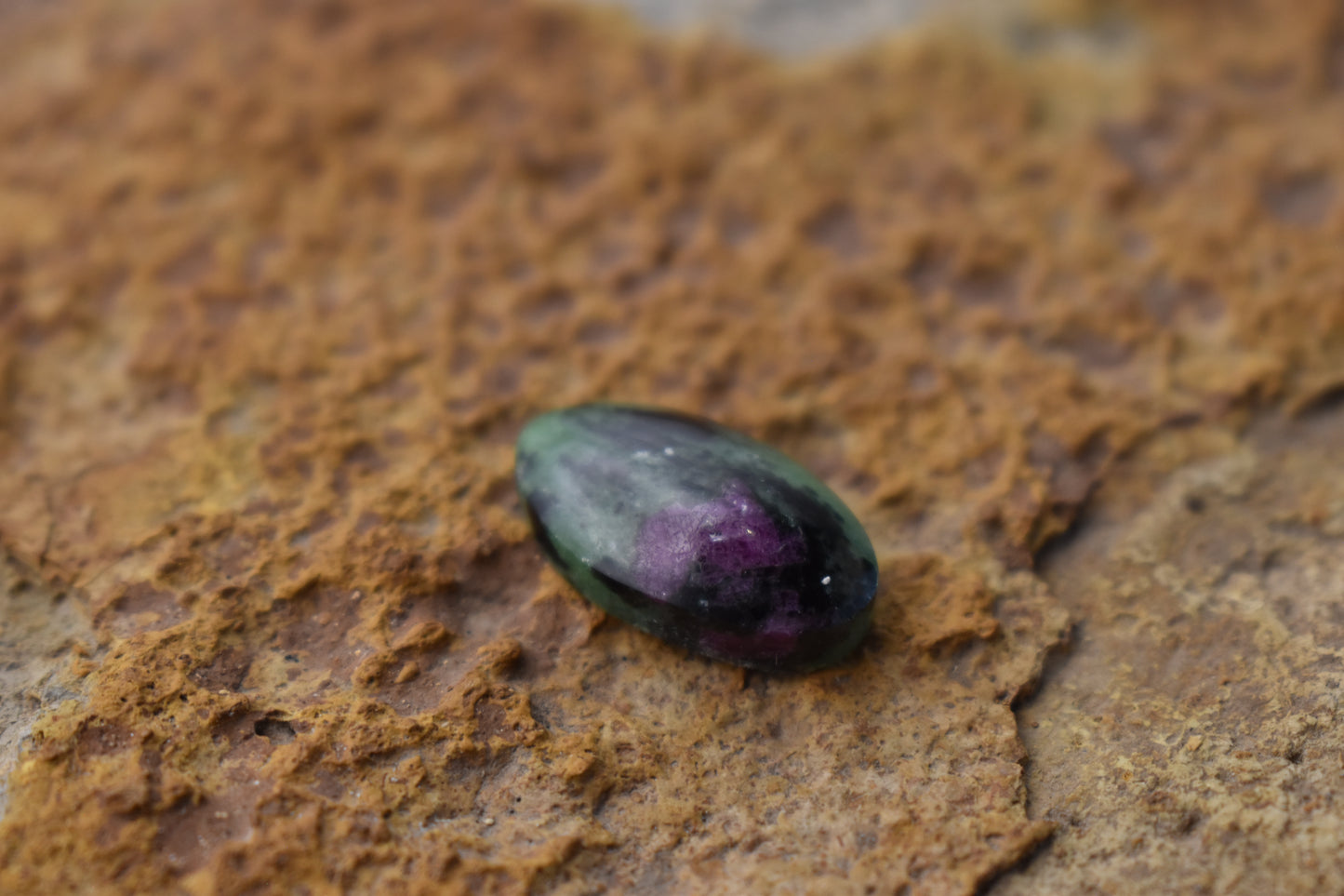 Ruby Zoisite – Oval 19.9x11.8x5.5